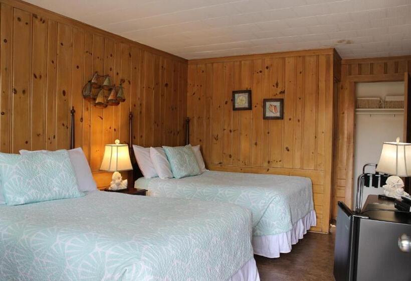 Town & Beach Motel