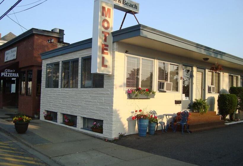 Town & Beach Motel