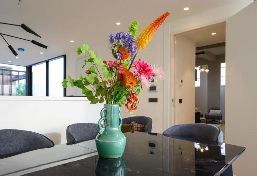 12a, Luxe & Uniek   Bioscoopzaal   Terras   Uitzicht