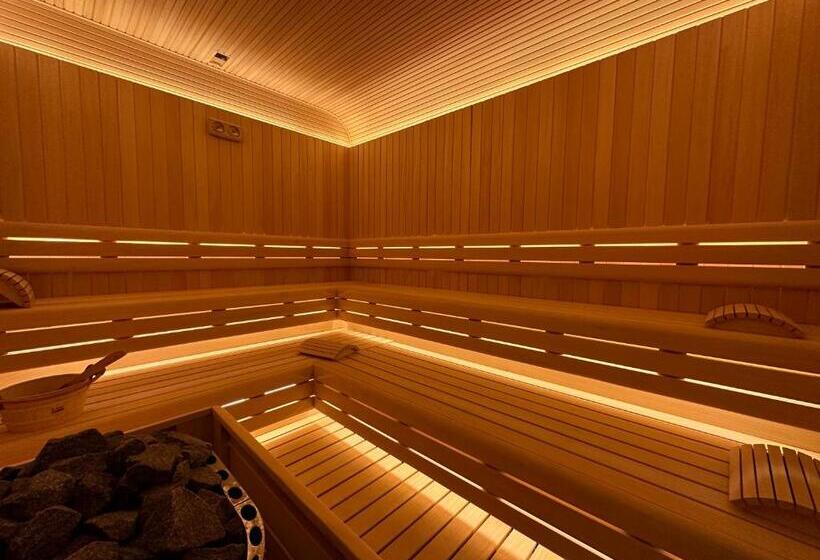 12a, Luxe & Uniek   Bioscoopzaal   Terras   Uitzicht