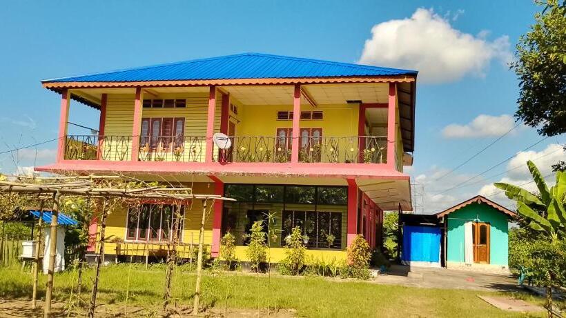 فندق صغير Borah Homestay & Nursery