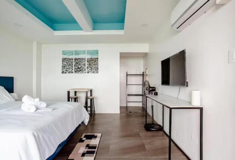 הוסטל Casa Noah