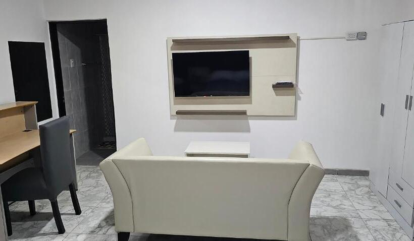 هاستل Complejo Llay