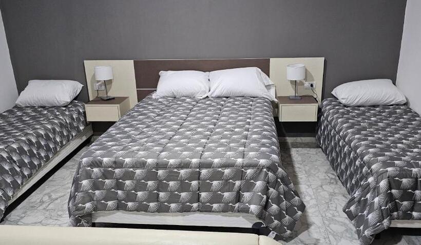 ユースホステル Complejo Llay