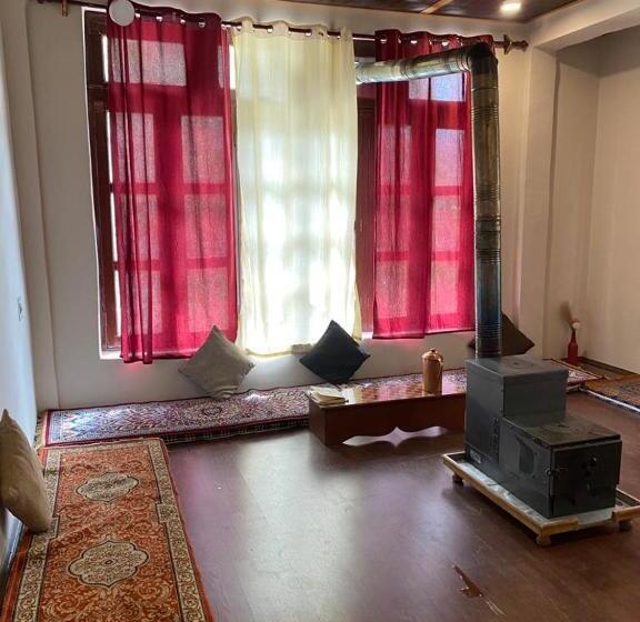 فندق صغير Kyelang Times