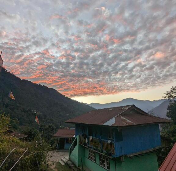 הוסטל Wake In Himalayas