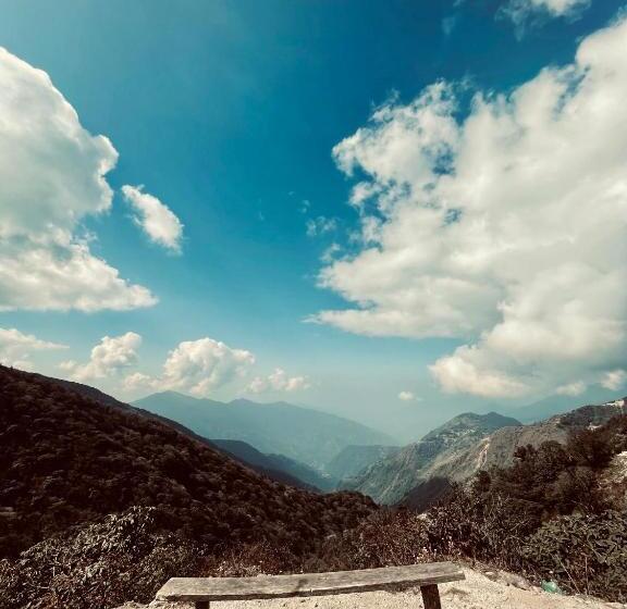 فندق صغير Wake In Himalayas