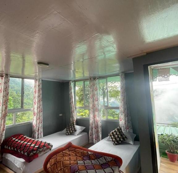 הוסטל Wake In Himalayas