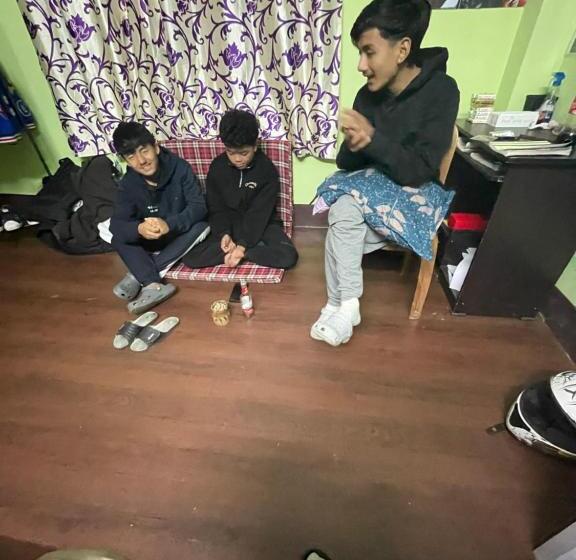 הוסטל Wake In Himalayas