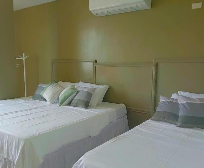 تختخواب و صبحانه A And G Lodge