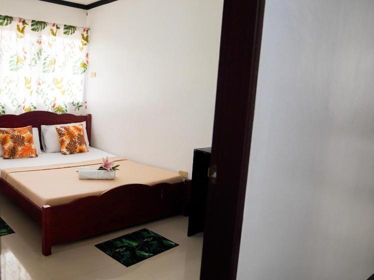 تختخواب و صبحانه Amparo S Tourist Inn   Coron