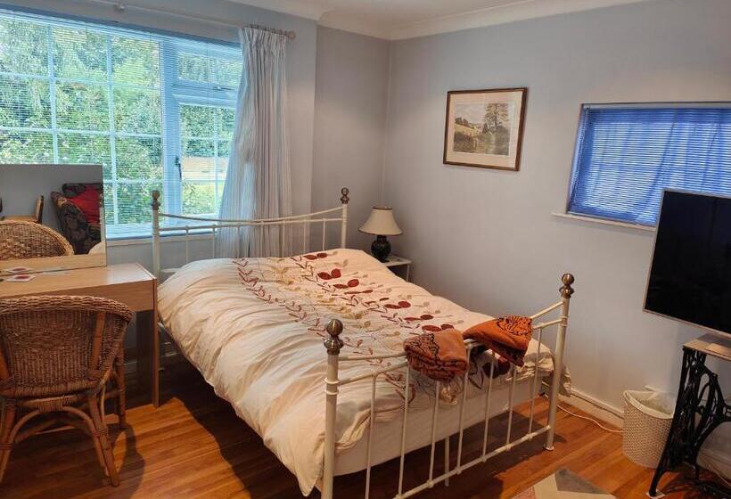 مبيت وإفطار Bracken Lodge