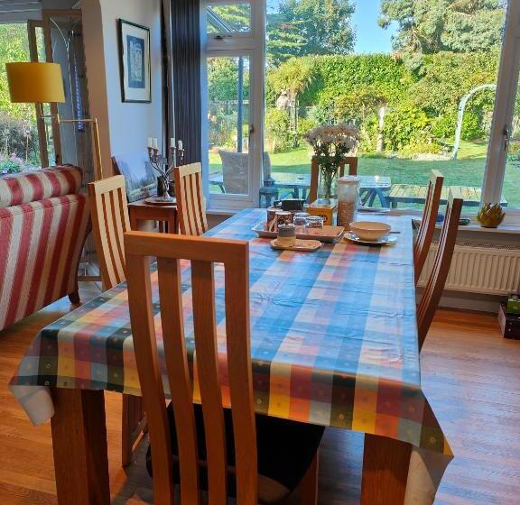 مبيت وإفطار Bracken Lodge