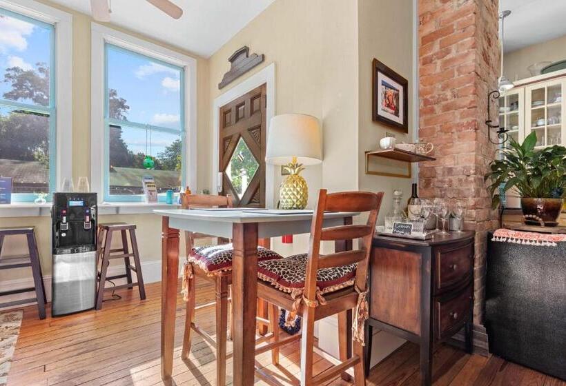 مبيت وإفطار Chestnut Suite