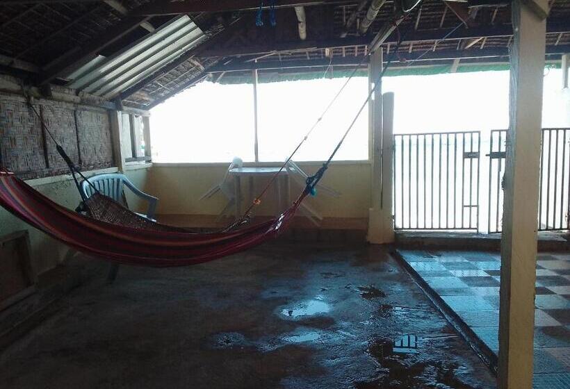 تختخواب و صبحانه Cronin Residence