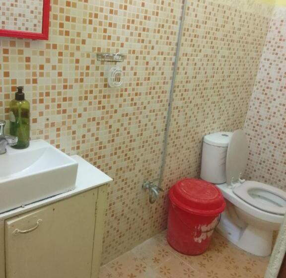 تختخواب و صبحانه Cronin Residence