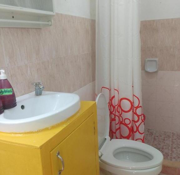 تختخواب و صبحانه Cronin Residence