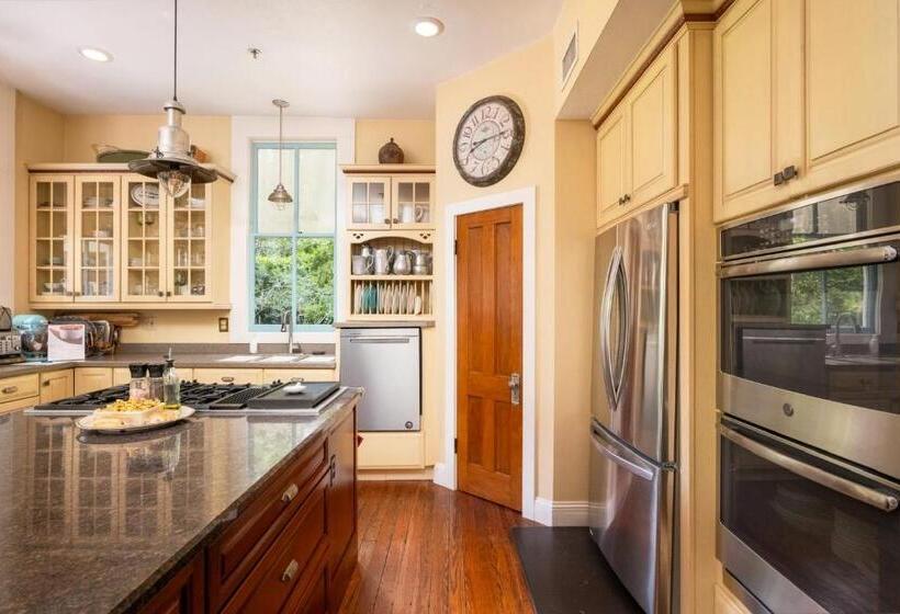 مبيت وإفطار Cumberland Suite