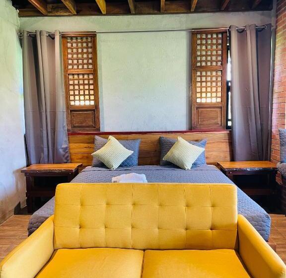 تختخواب و صبحانه Gayle’s Kitchenette And Gayle’s Lodging Home