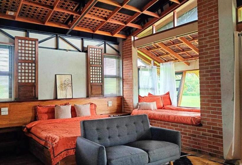 تختخواب و صبحانه Gayle’s Kitchenette And Gayle’s Lodging Home