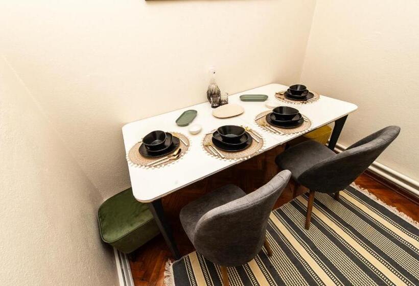 ベッドアンドブレックファースト Kadıköy ün Merkezinde Oda