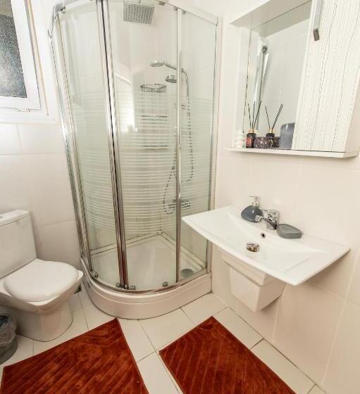 ベッドアンドブレックファースト Kadıköy ün Merkezinde Oda