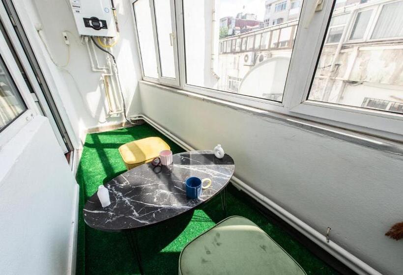 ベッドアンドブレックファースト Kadıköy ün Merkezinde Oda