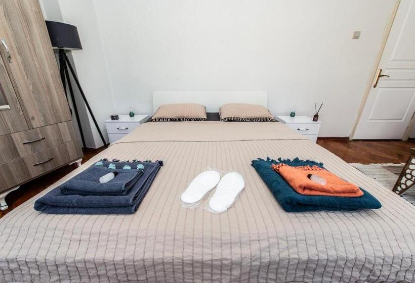 ベッドアンドブレックファースト Kadıköy ün Merkezinde Oda