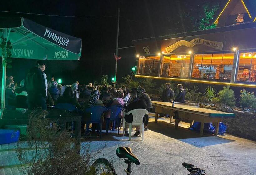 ベッドアンドブレックファースト Shatobungalov Suit