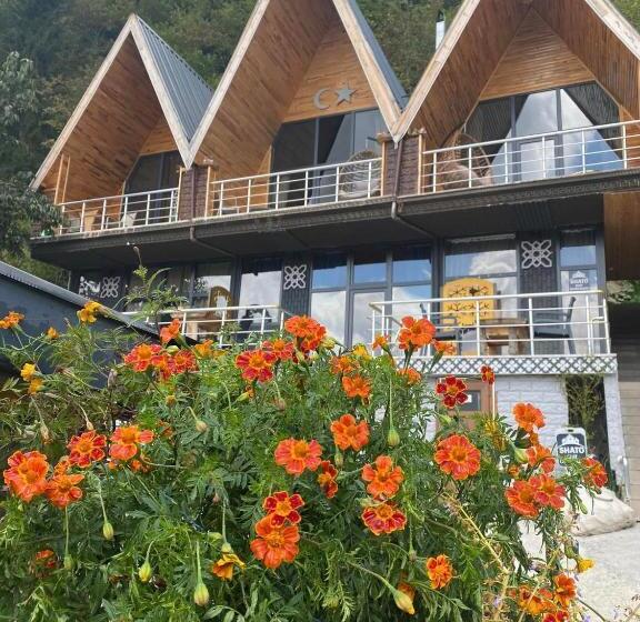 ベッドアンドブレックファースト Shatobungalov Suit