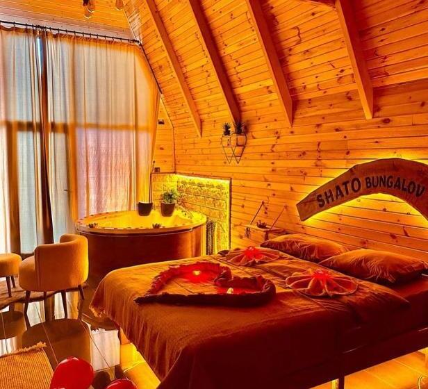 ベッドアンドブレックファースト Shatobungalov Suit