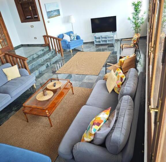 مبيت وإفطار Villa Gonzalez Sea Views