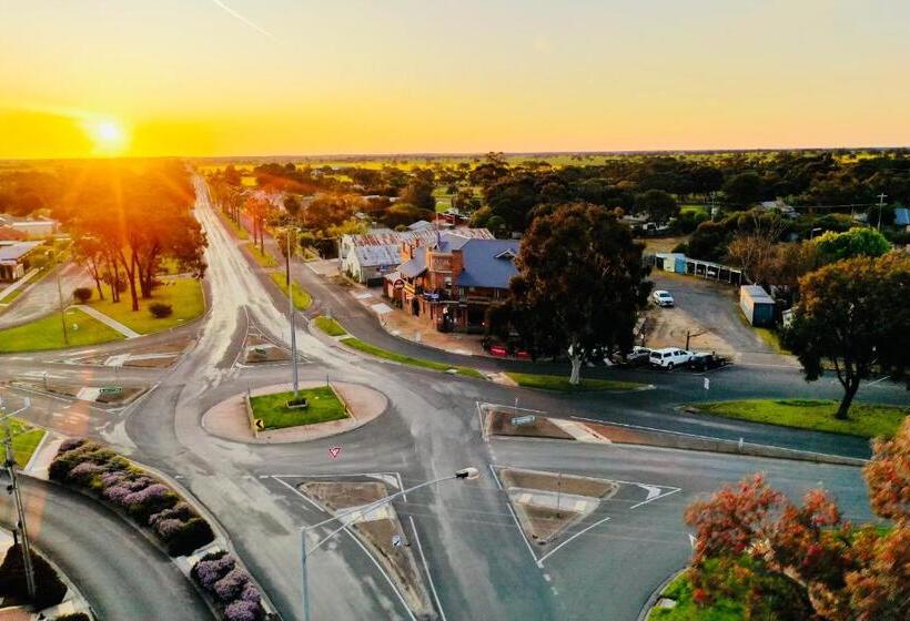 Commercial Hotel Kaniva