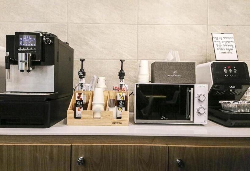 בית מלון כפרי Aden