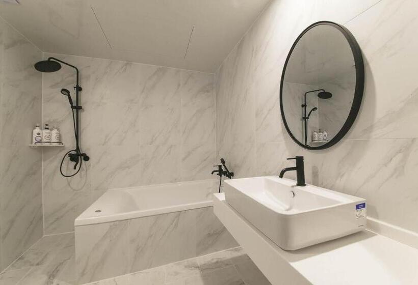 בית מלון כפרי Aden