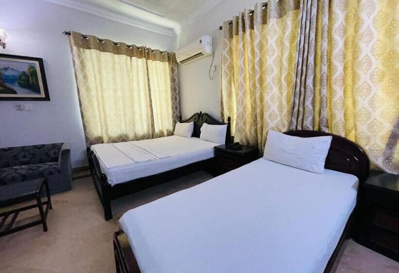 هتل Alpine Lodges