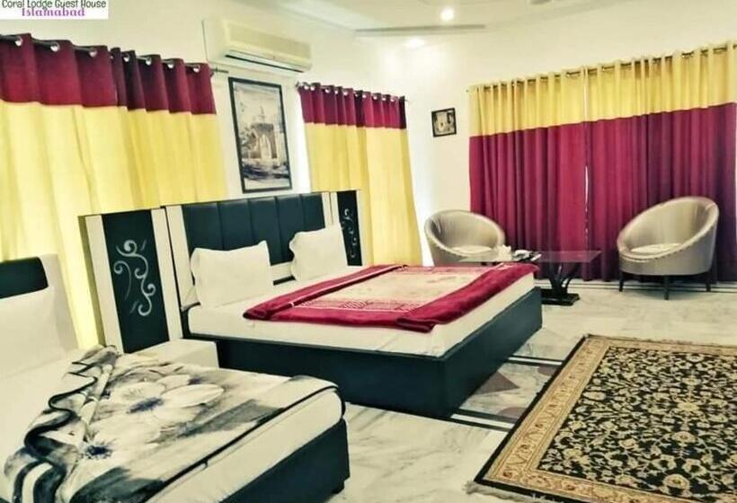 هتل Alpine Lodges