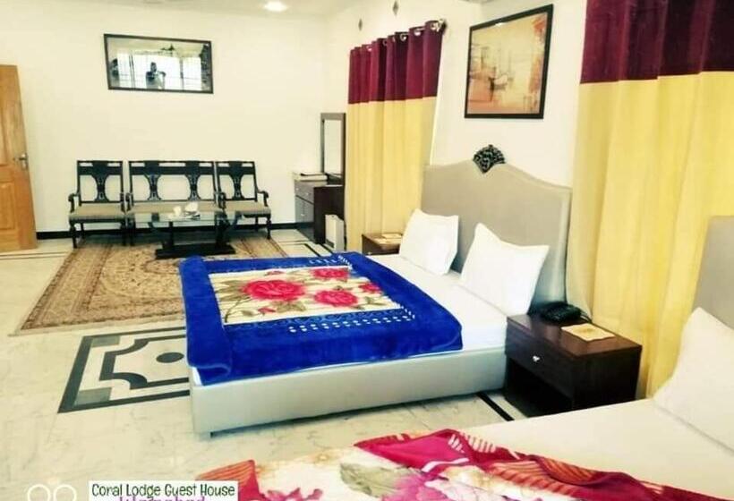 هتل Alpine Lodges