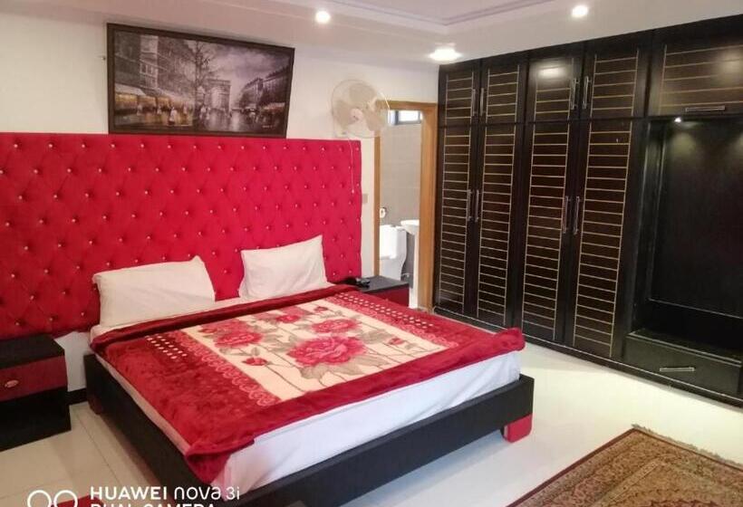 هتل Alpine Lodges