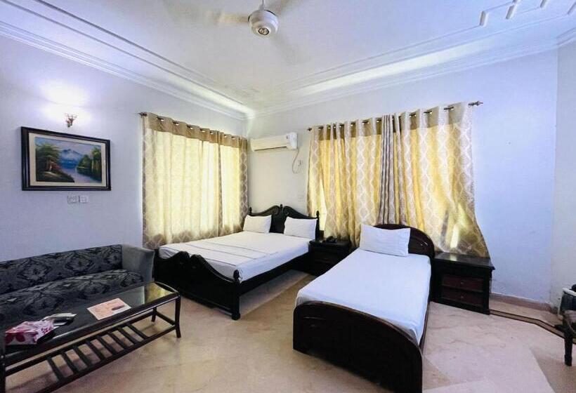 هتل Alpine Lodges