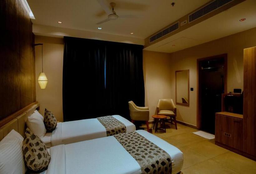 Отель Beeza Clubhouse