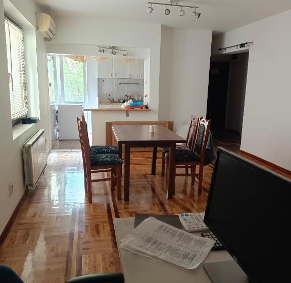 هتل کپسول Panda Victor Space Capsule Hostel Neo Nomad