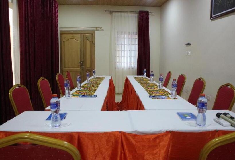 ホテル Crystal Premier