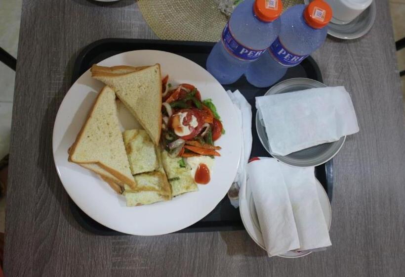 ホテル Crystal Premier