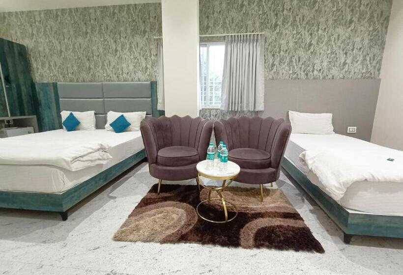 בית מלון כפרי Dnyanprabha Executive