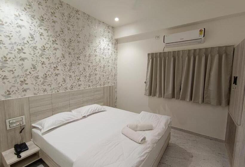 בית מלון כפרי Dnyanprabha Executive