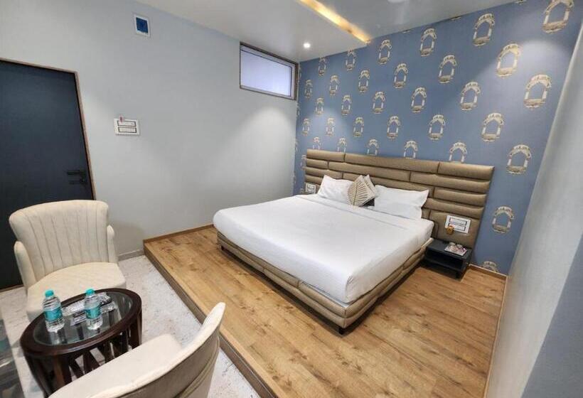 בית מלון כפרי Dnyanprabha Executive