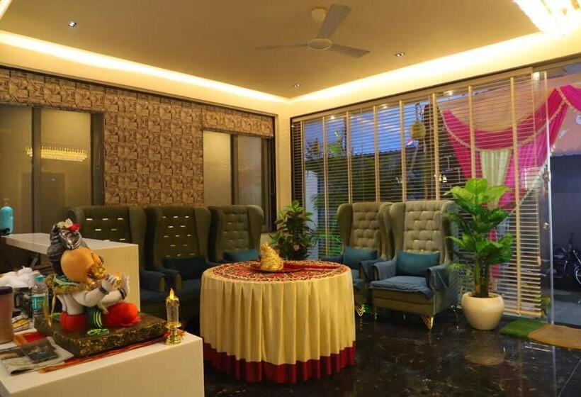 בית מלון כפרי Dnyanprabha Executive