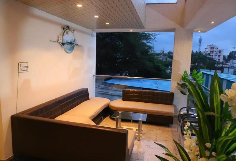 בית מלון כפרי Dnyanprabha Executive