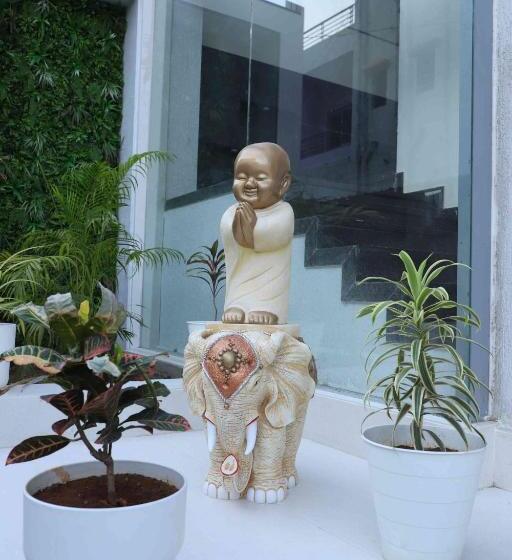 בית מלון כפרי Dnyanprabha Executive